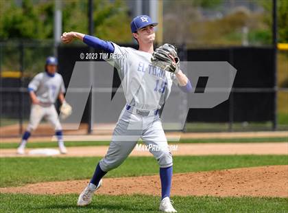 Thumbnail 1 in Davis vs. El Toro photogallery.