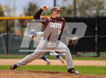 Thumbnail 2 in Davis vs. El Toro photogallery.