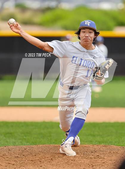 Thumbnail 2 in Davis vs. El Toro photogallery.