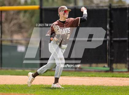 Thumbnail 2 in Davis vs. El Toro photogallery.