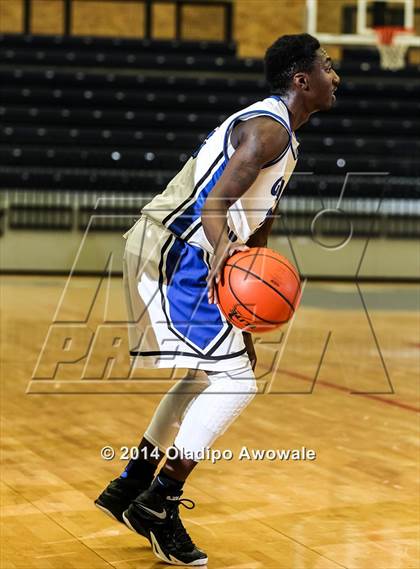Thumbnail 2 in McKinney vs. Grand Prairie (IN-N-OUT Burger Allen Holiday Invitational) photogallery.