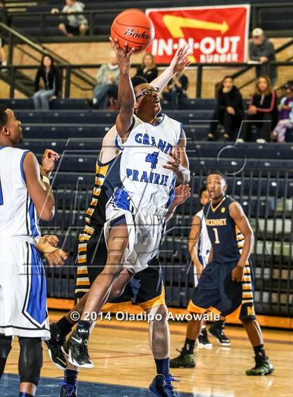 Thumbnail 1 in McKinney vs. Grand Prairie (IN-N-OUT Burger Allen Holiday Invitational) photogallery.