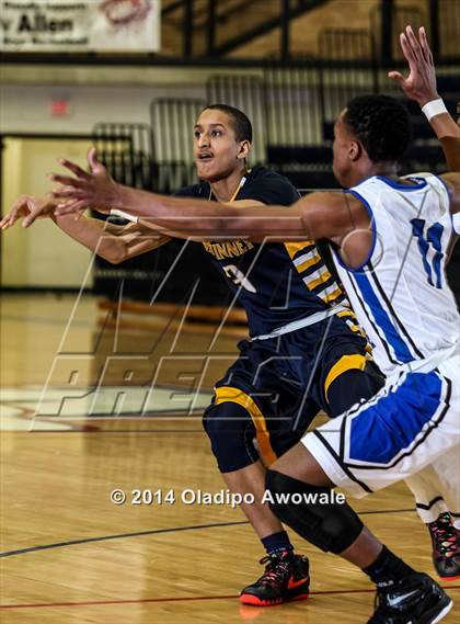 Thumbnail 2 in McKinney vs. Grand Prairie (IN-N-OUT Burger Allen Holiday Invitational) photogallery.