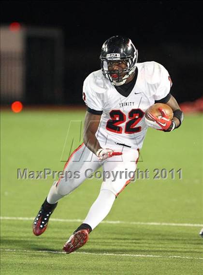 Thumbnail 2 in Trinity vs. Duncanville ( 5A Division 1 Bi-District Playoff ) photogallery.