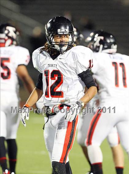 Thumbnail 2 in Trinity vs. Duncanville ( 5A Division 1 Bi-District Playoff ) photogallery.
