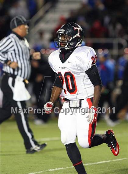 Thumbnail 2 in Trinity vs. Duncanville ( 5A Division 1 Bi-District Playoff ) photogallery.
