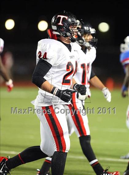 Thumbnail 3 in Trinity vs. Duncanville ( 5A Division 1 Bi-District Playoff ) photogallery.