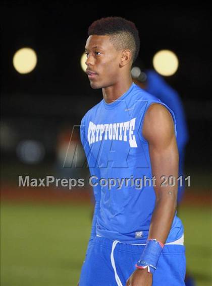 Thumbnail 1 in Trinity vs. Duncanville ( 5A Division 1 Bi-District Playoff ) photogallery.