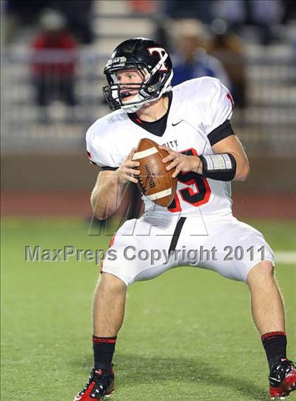 Thumbnail 3 in Trinity vs. Duncanville ( 5A Division 1 Bi-District Playoff ) photogallery.