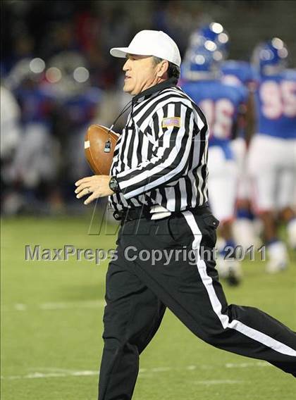 Thumbnail 2 in Trinity vs. Duncanville ( 5A Division 1 Bi-District Playoff ) photogallery.