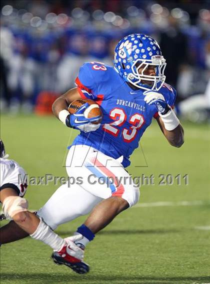 Thumbnail 1 in Trinity vs. Duncanville ( 5A Division 1 Bi-District Playoff ) photogallery.