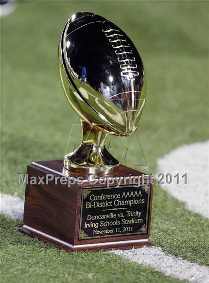 Thumbnail 1 in Trinity vs. Duncanville ( 5A Division 1 Bi-District Playoff ) photogallery.