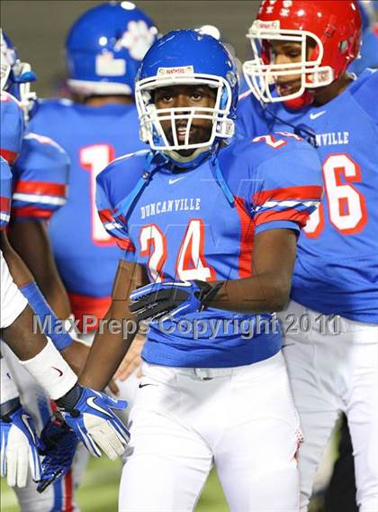 Thumbnail 3 in Trinity vs. Duncanville ( 5A Division 1 Bi-District Playoff ) photogallery.