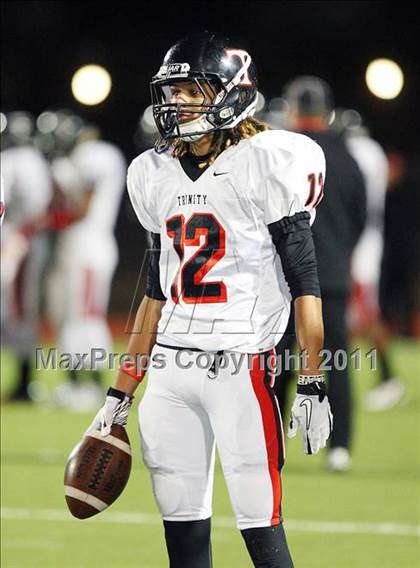 Thumbnail 2 in Trinity vs. Duncanville ( 5A Division 1 Bi-District Playoff ) photogallery.