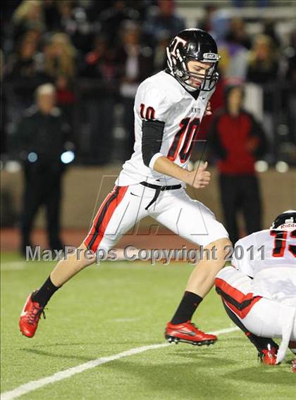 Thumbnail 3 in Trinity vs. Duncanville ( 5A Division 1 Bi-District Playoff ) photogallery.