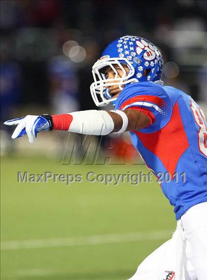 Thumbnail 3 in Trinity vs. Duncanville ( 5A Division 1 Bi-District Playoff ) photogallery.