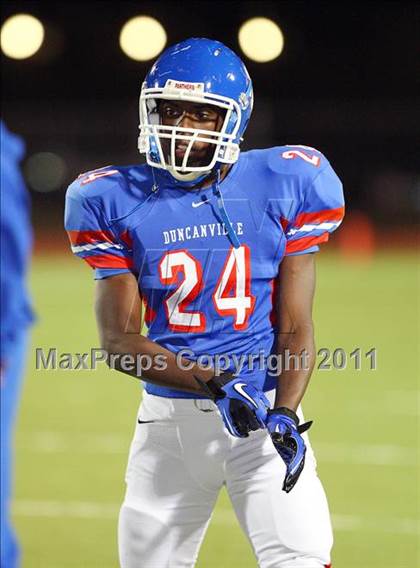 Thumbnail 1 in Trinity vs. Duncanville ( 5A Division 1 Bi-District Playoff ) photogallery.