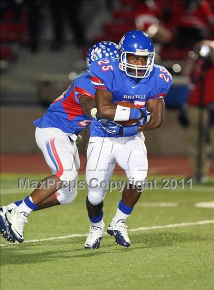 Thumbnail 1 in Trinity vs. Duncanville ( 5A Division 1 Bi-District Playoff ) photogallery.