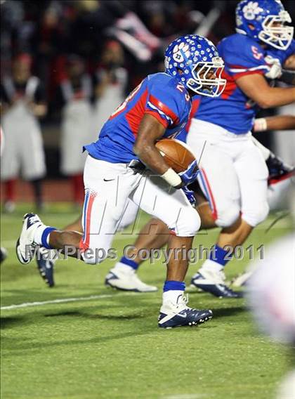 Thumbnail 2 in Trinity vs. Duncanville ( 5A Division 1 Bi-District Playoff ) photogallery.