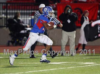 Thumbnail 3 in Trinity vs. Duncanville ( 5A Division 1 Bi-District Playoff ) photogallery.
