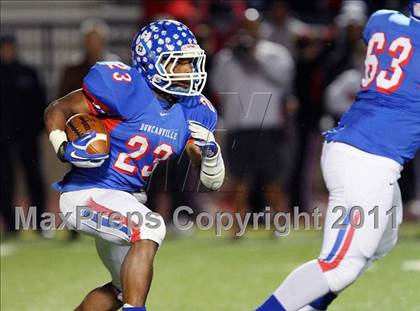 Thumbnail 2 in Trinity vs. Duncanville ( 5A Division 1 Bi-District Playoff ) photogallery.