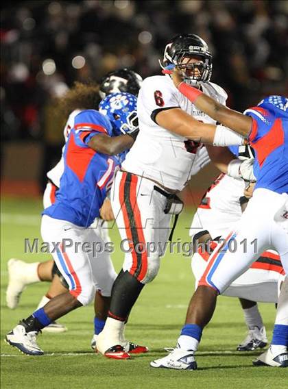 Thumbnail 1 in Trinity vs. Duncanville ( 5A Division 1 Bi-District Playoff ) photogallery.