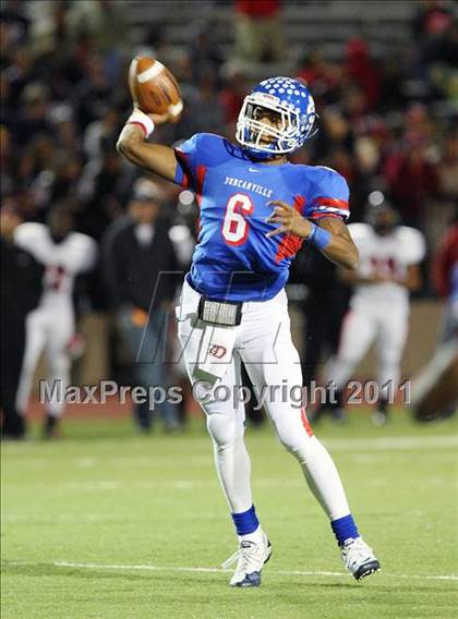 Thumbnail 2 in Trinity vs. Duncanville ( 5A Division 1 Bi-District Playoff ) photogallery.