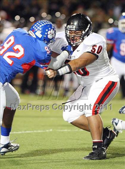 Thumbnail 2 in Trinity vs. Duncanville ( 5A Division 1 Bi-District Playoff ) photogallery.