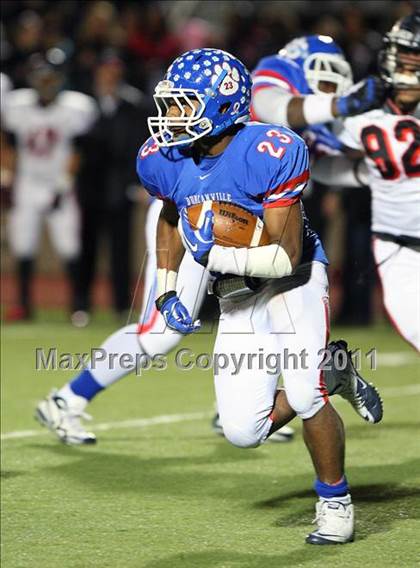 Thumbnail 1 in Trinity vs. Duncanville ( 5A Division 1 Bi-District Playoff ) photogallery.