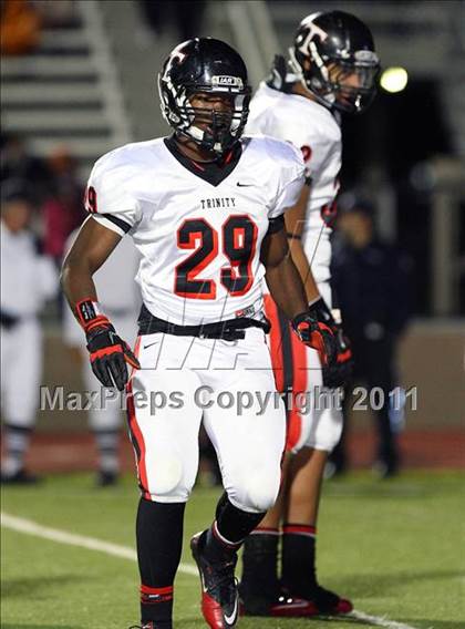 Thumbnail 1 in Trinity vs. Duncanville ( 5A Division 1 Bi-District Playoff ) photogallery.