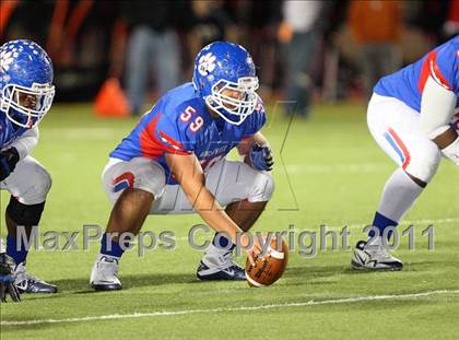 Thumbnail 2 in Trinity vs. Duncanville ( 5A Division 1 Bi-District Playoff ) photogallery.