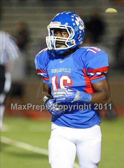 Thumbnail 1 in Trinity vs. Duncanville ( 5A Division 1 Bi-District Playoff ) photogallery.