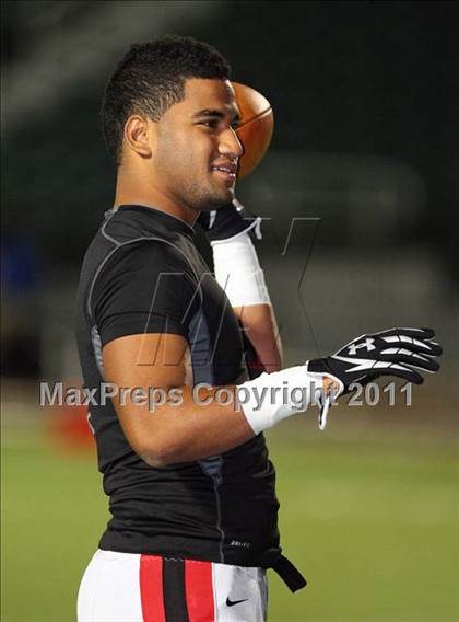 Thumbnail 1 in Trinity vs. Duncanville ( 5A Division 1 Bi-District Playoff ) photogallery.