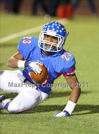 Thumbnail 3 in Trinity vs. Duncanville ( 5A Division 1 Bi-District Playoff ) photogallery.