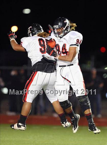 Thumbnail 2 in Trinity vs. Duncanville ( 5A Division 1 Bi-District Playoff ) photogallery.