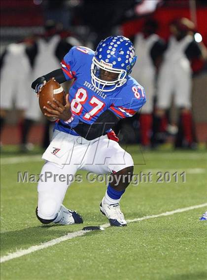 Thumbnail 2 in Trinity vs. Duncanville ( 5A Division 1 Bi-District Playoff ) photogallery.