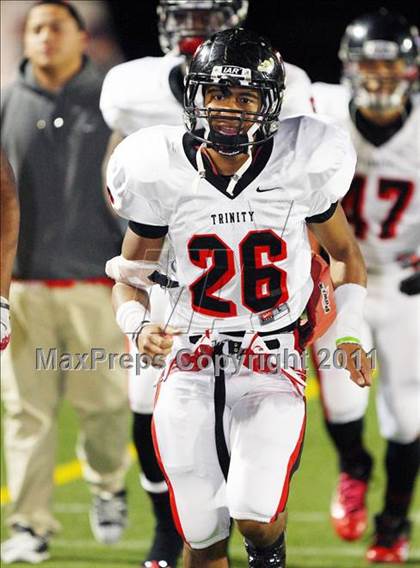 Thumbnail 3 in Trinity vs. Duncanville ( 5A Division 1 Bi-District Playoff ) photogallery.