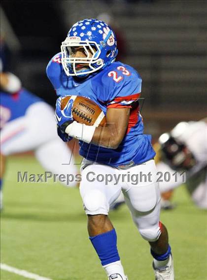 Thumbnail 3 in Trinity vs. Duncanville ( 5A Division 1 Bi-District Playoff ) photogallery.
