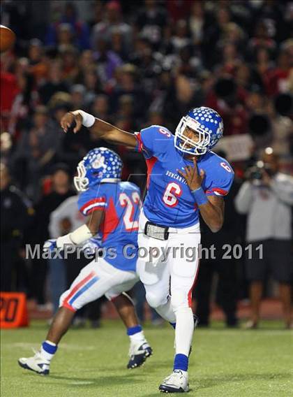 Thumbnail 1 in Trinity vs. Duncanville ( 5A Division 1 Bi-District Playoff ) photogallery.