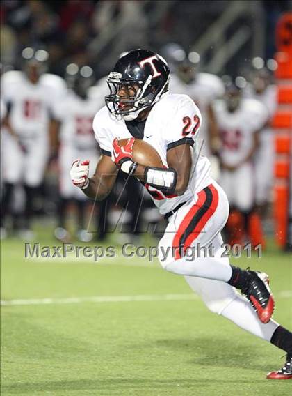 Thumbnail 2 in Trinity vs. Duncanville ( 5A Division 1 Bi-District Playoff ) photogallery.