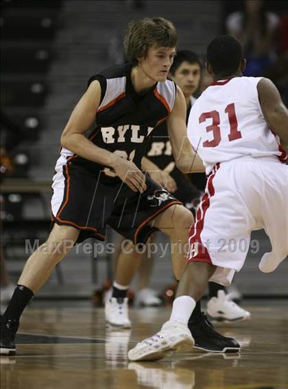 Thumbnail 2 in Ryle vs. Holmes (Ninth Region Tournament) photogallery.