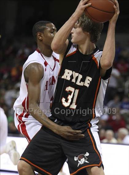 Thumbnail 3 in Ryle vs. Holmes (Ninth Region Tournament) photogallery.