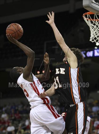 Thumbnail 3 in Ryle vs. Holmes (Ninth Region Tournament) photogallery.
