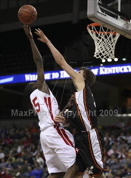 Thumbnail 1 in Ryle vs. Holmes (Ninth Region Tournament) photogallery.