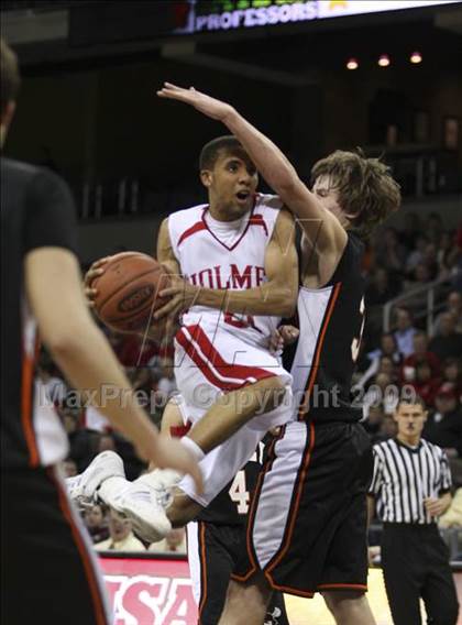Thumbnail 3 in Ryle vs. Holmes (Ninth Region Tournament) photogallery.