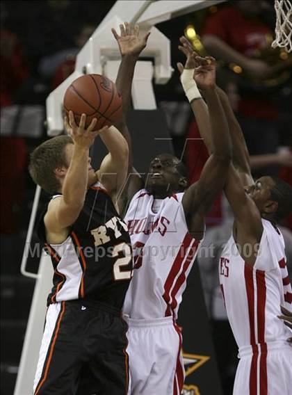 Thumbnail 2 in Ryle vs. Holmes (Ninth Region Tournament) photogallery.