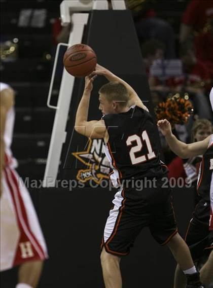 Thumbnail 2 in Ryle vs. Holmes (Ninth Region Tournament) photogallery.