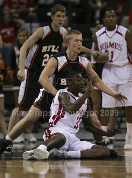Thumbnail 1 in Ryle vs. Holmes (Ninth Region Tournament) photogallery.