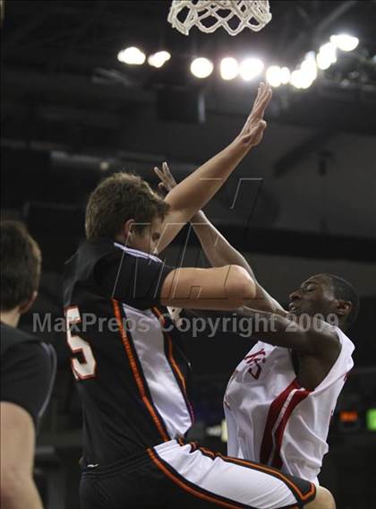 Thumbnail 2 in Ryle vs. Holmes (Ninth Region Tournament) photogallery.