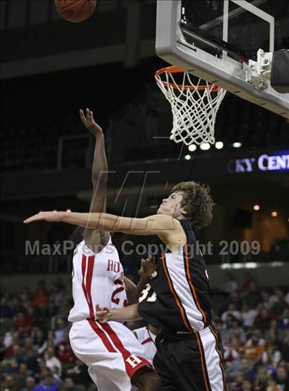 Thumbnail 2 in Ryle vs. Holmes (Ninth Region Tournament) photogallery.